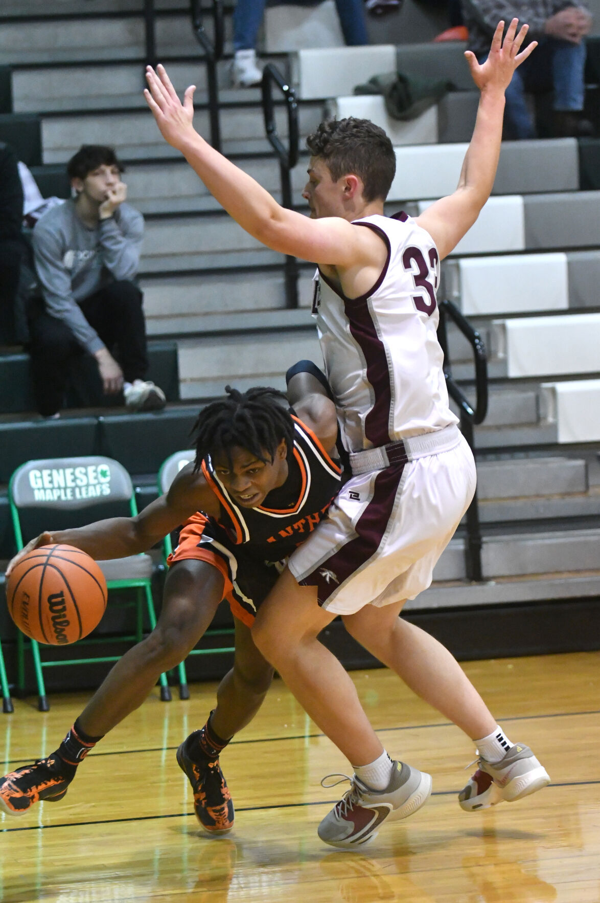 90-year-old Geneseo woman gets college degree 112622-qc-spt-ut-rockridge hoops-062